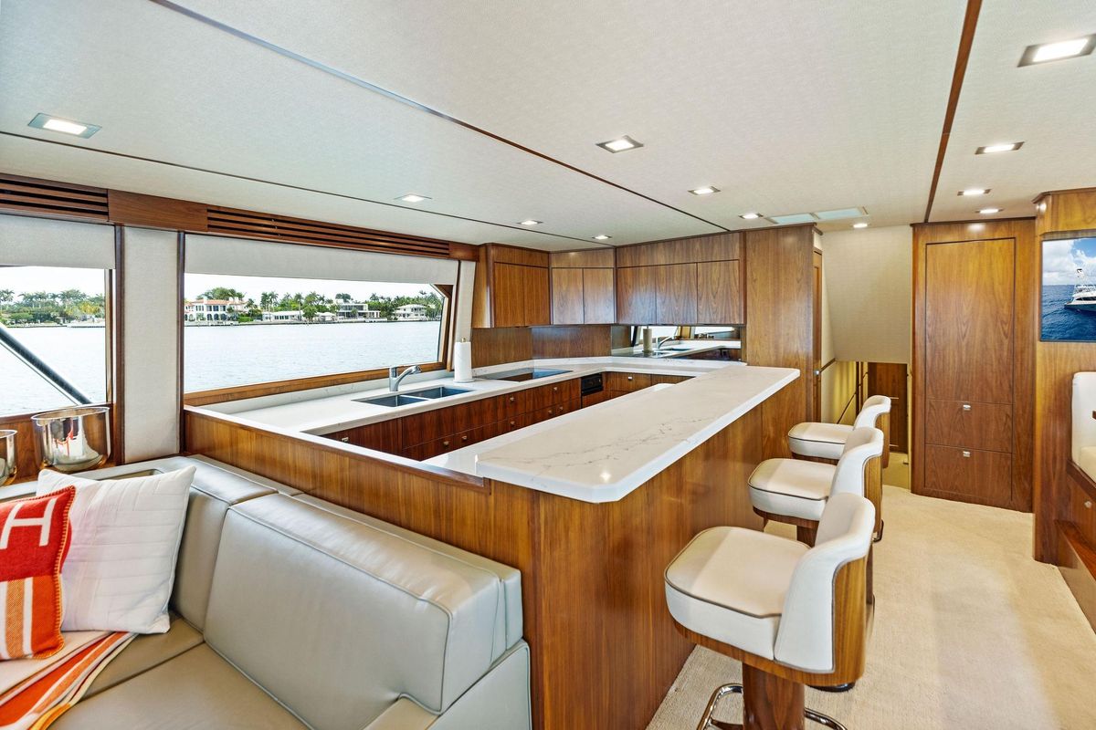 2018 Viking 80 