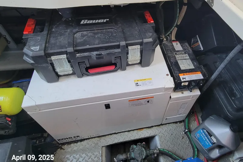 'perrydise' Yacht Photos Pics Engine compartment of 2007 Meridian 341 Sedan with tools and equipment,