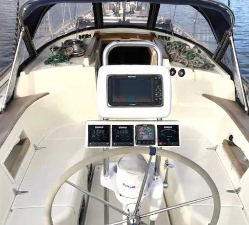 Scarlet B Yacht Photos Pics Helm-instrument pod