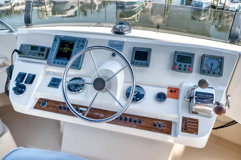 Recess Yacht Photos Pics 