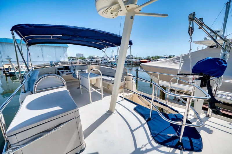 Recess Yacht Photos Pics 