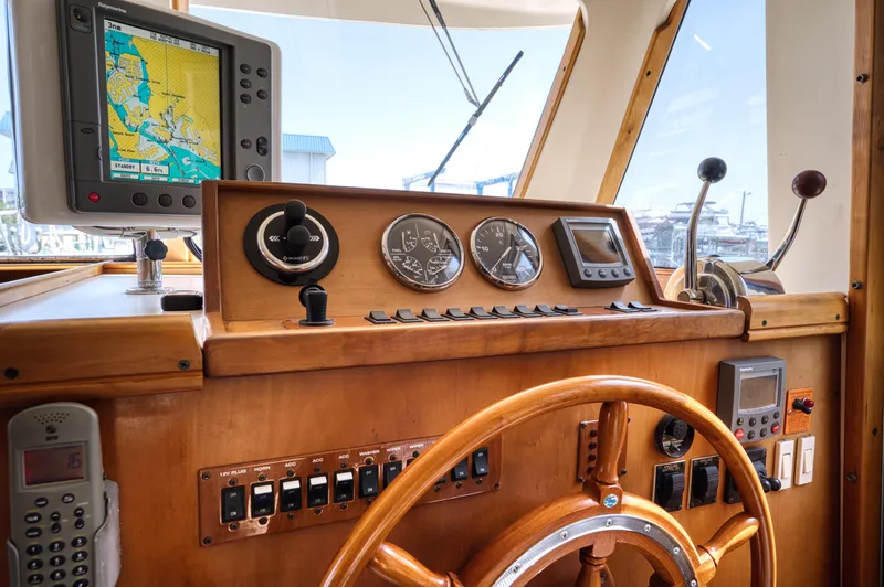 Recess Yacht Photos Pics 