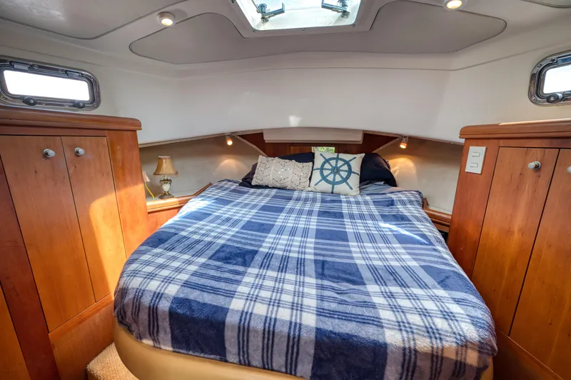 Recess Yacht Photos Pics 