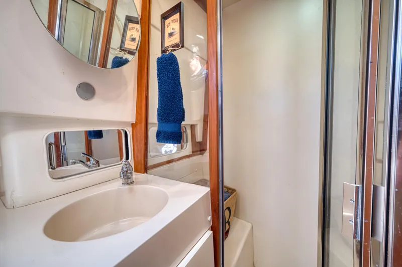 Recess Yacht Photos Pics 