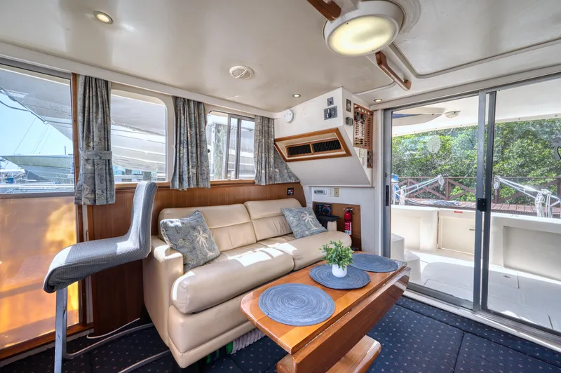 Recess Yacht Photos Pics 