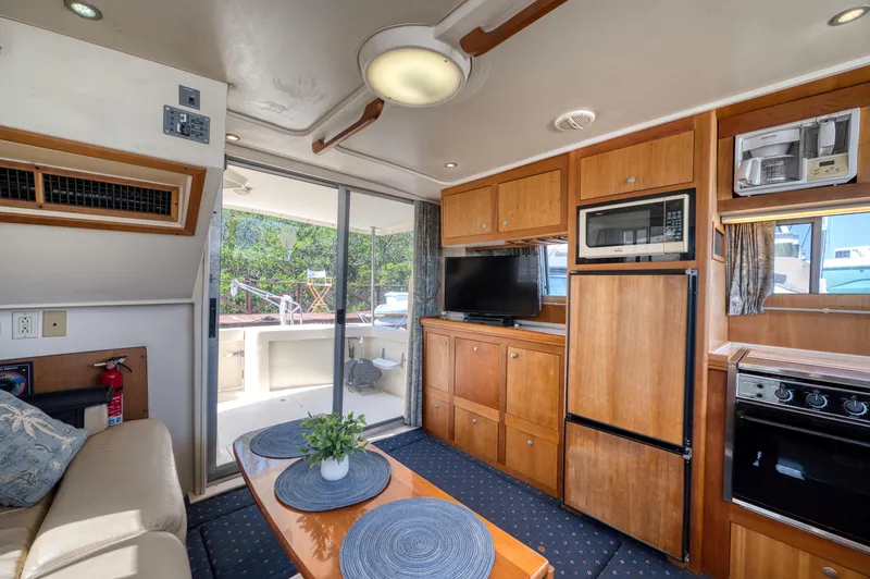 Recess Yacht Photos Pics 