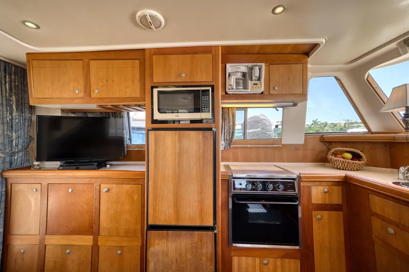 Recess Yacht Photos Pics 