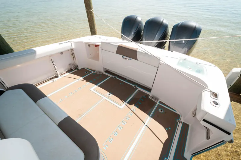 Yolo 2 Yacht Photos Pics 2015 Edgewater 368 CC- YOLO 2- Cockpit