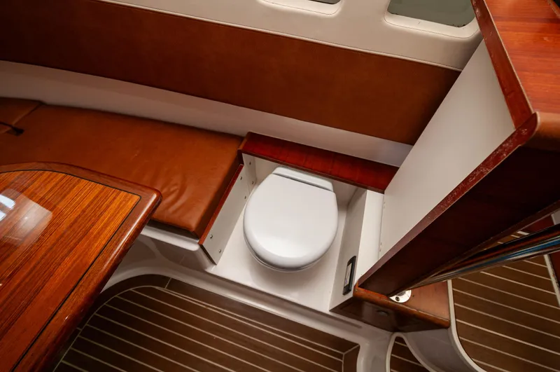 Yolo 2 Yacht Photos Pics 2015 Edgewater 368 CC- YOLO 2- Head