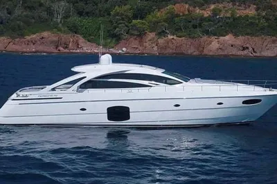 Pershing 70