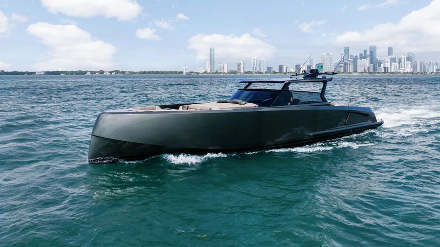 2022 Vanquish VQ52 Hardtop