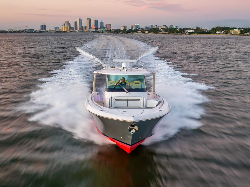 2019 Tiara Yachts 38 LS