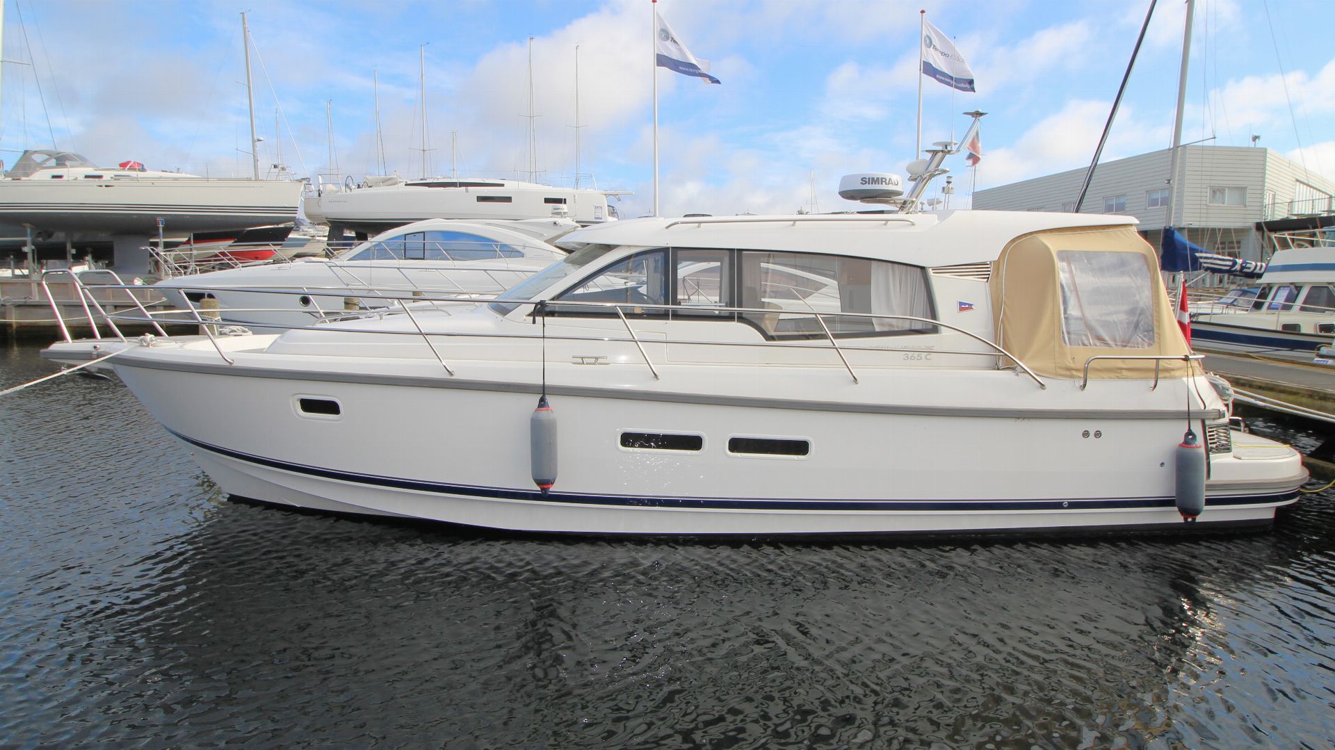 2021 Nimbus 365 Coupe