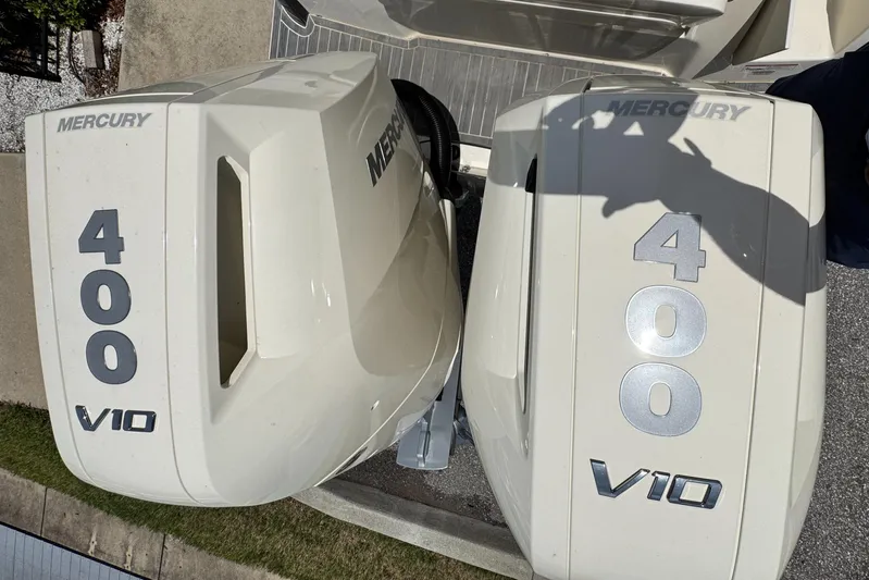  Yacht Photos Pics Twin Mercury 400 V10 outboard engines on a 2025 Scout 305 LXF boat.