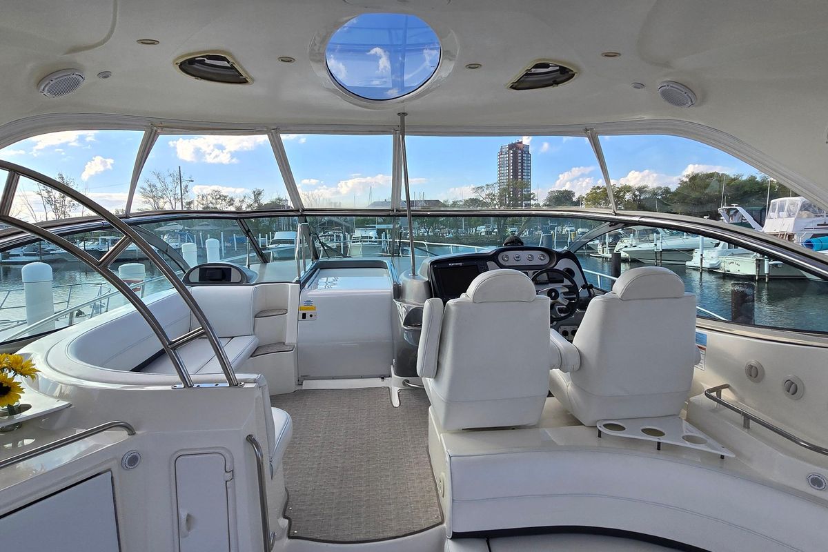 2005 Cruisers Yachts 52 