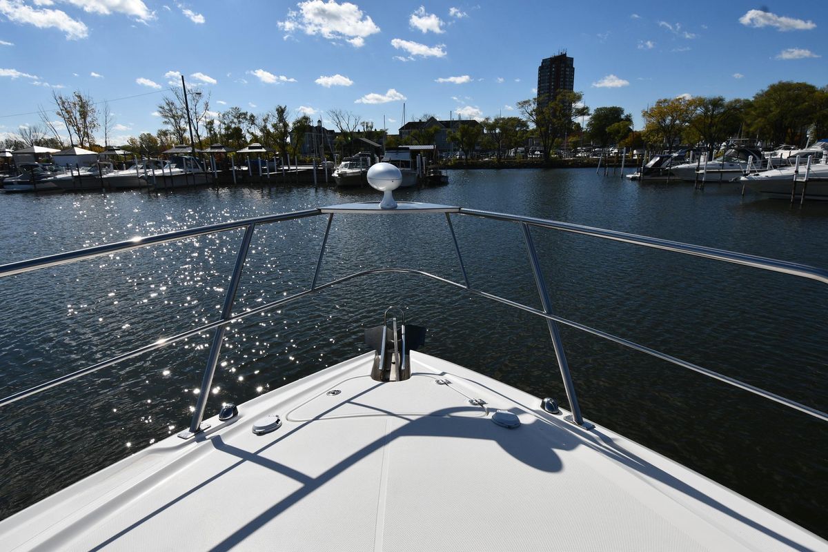 2005 Cruisers Yachts 50 