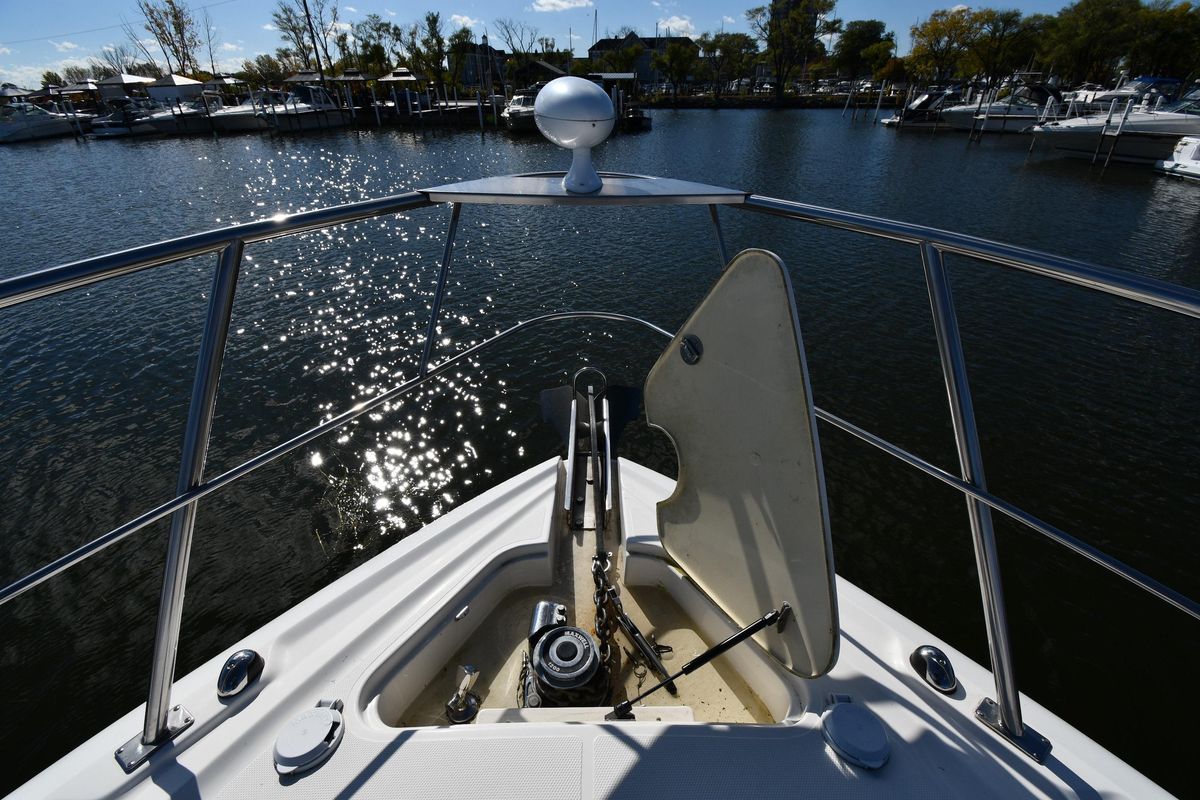 2005 Cruisers Yachts 50 