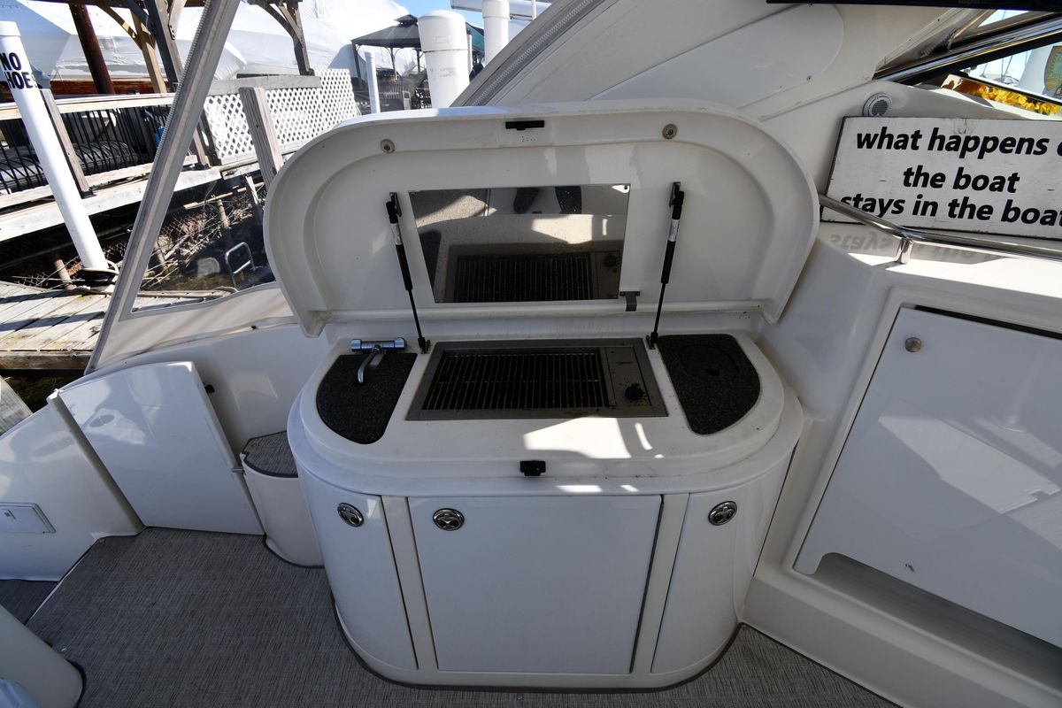 2005 Cruisers Yachts 50 