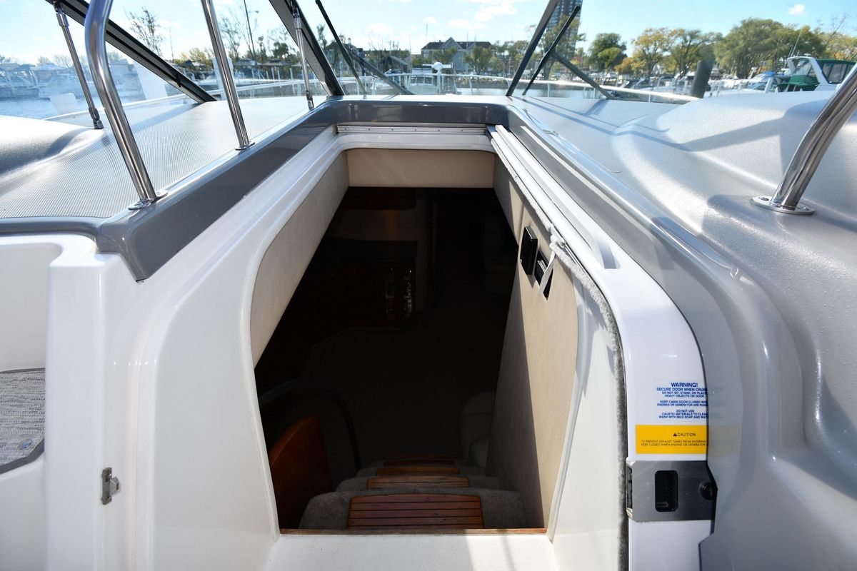 2005 Cruisers Yachts 50 