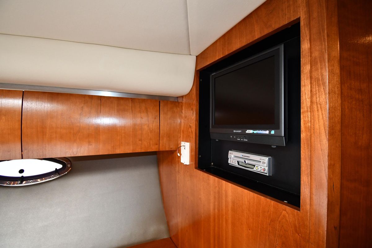 2005 Cruisers Yachts 50 