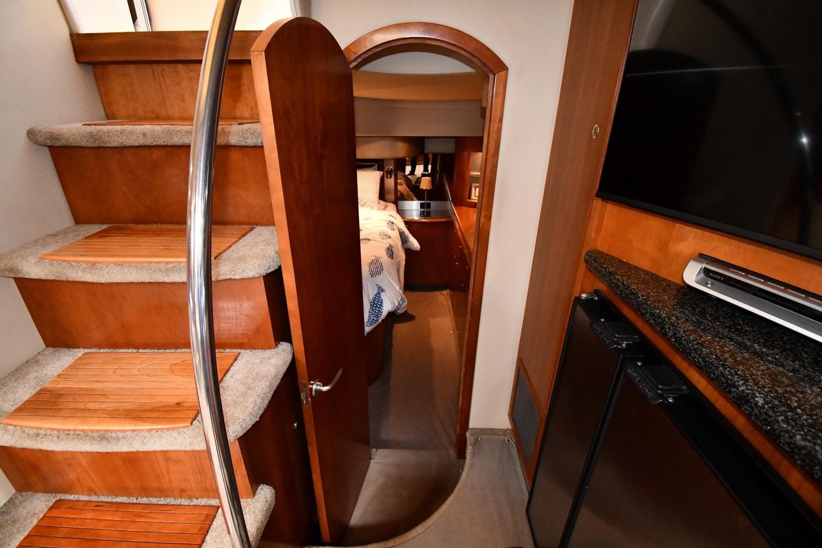 2005 Cruisers Yachts 50 