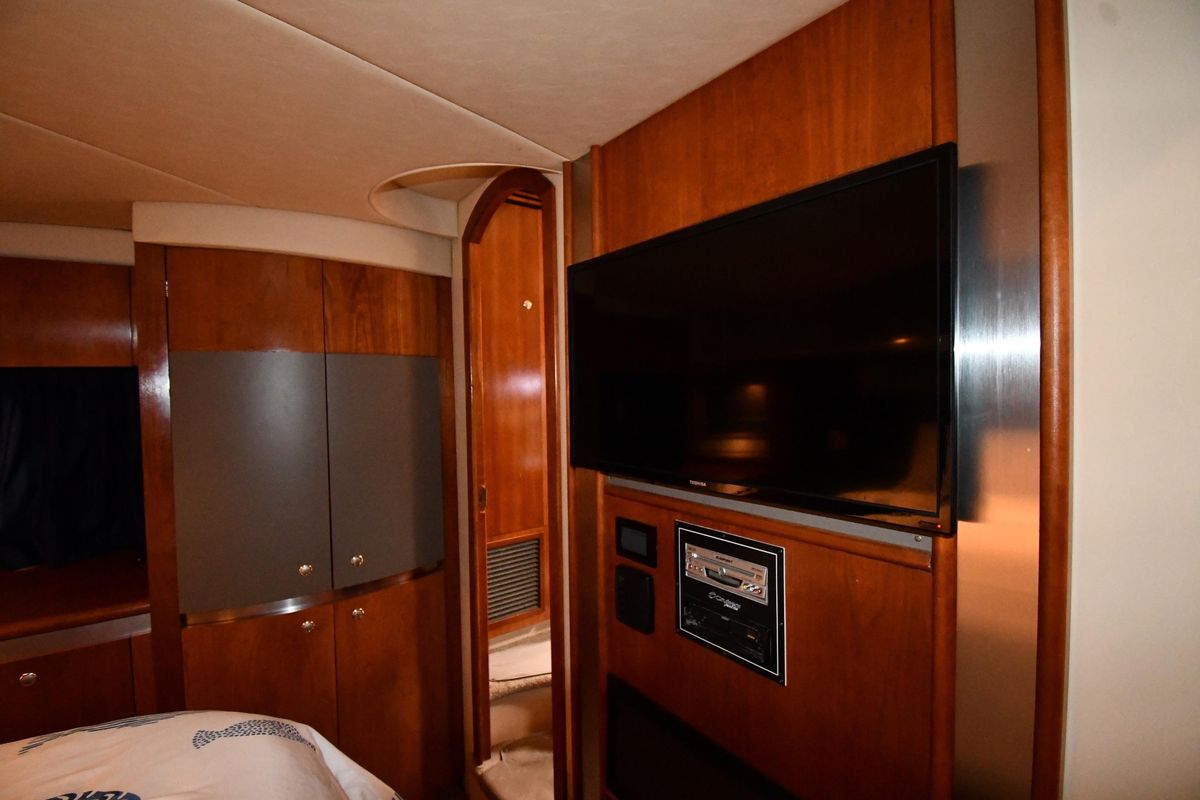 2005 Cruisers Yachts 50 