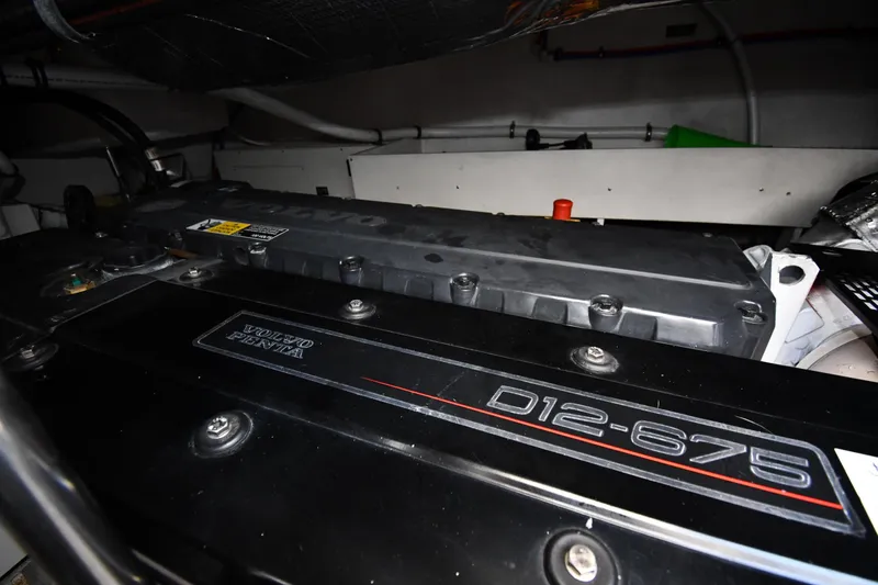  Yacht Photos Pics Volvo Penta D12-675 engine in 2005 Cruisers Yachts 500 Express.