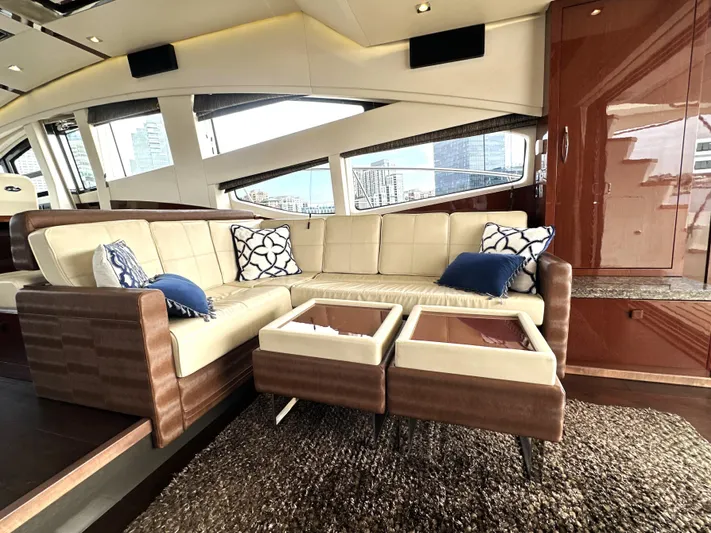  Yacht Photos Pics 2016 Sea Ray L650 Fly