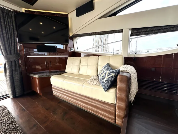  Yacht Photos Pics 2016 Sea Ray L650 Fly