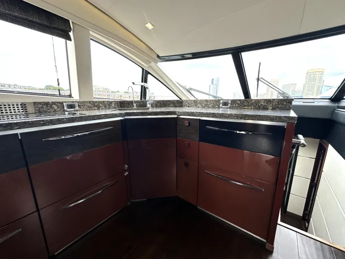  Yacht Photos Pics 2016 Sea Ray L650 Fly