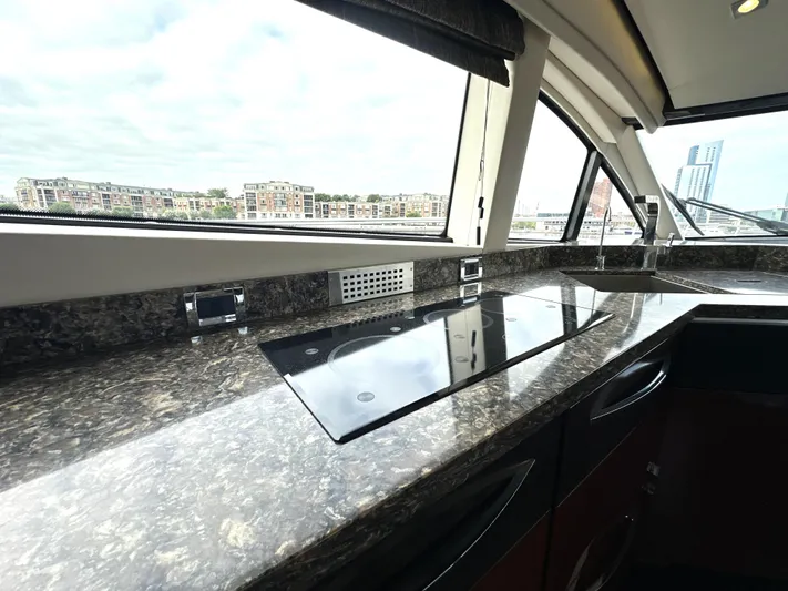  Yacht Photos Pics 2016 Sea Ray L650 Fly