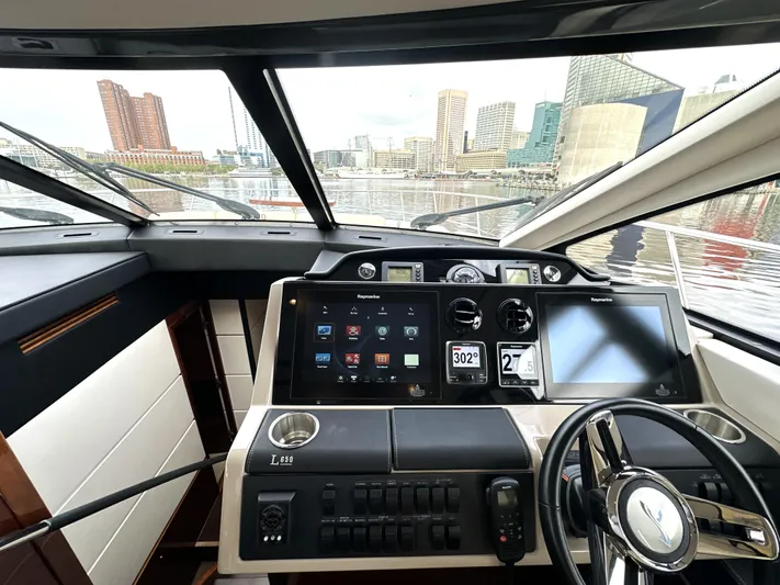  Yacht Photos Pics 2016 Sea Ray L650 Fly