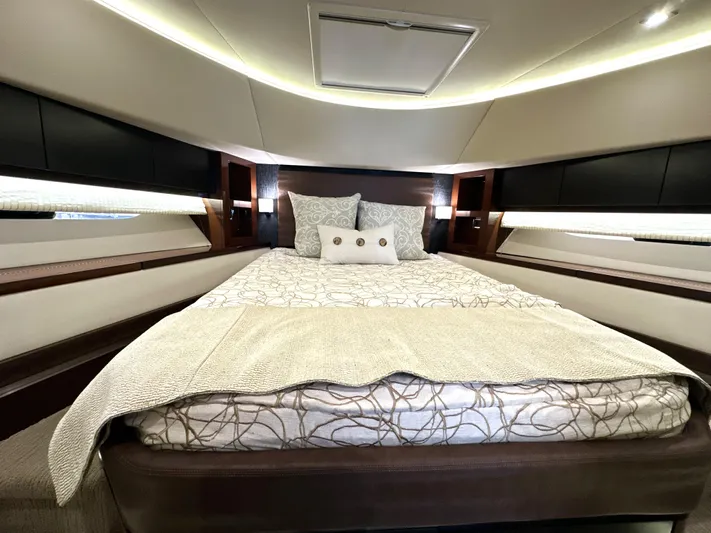  Yacht Photos Pics 2016 Sea Ray L650 Fly