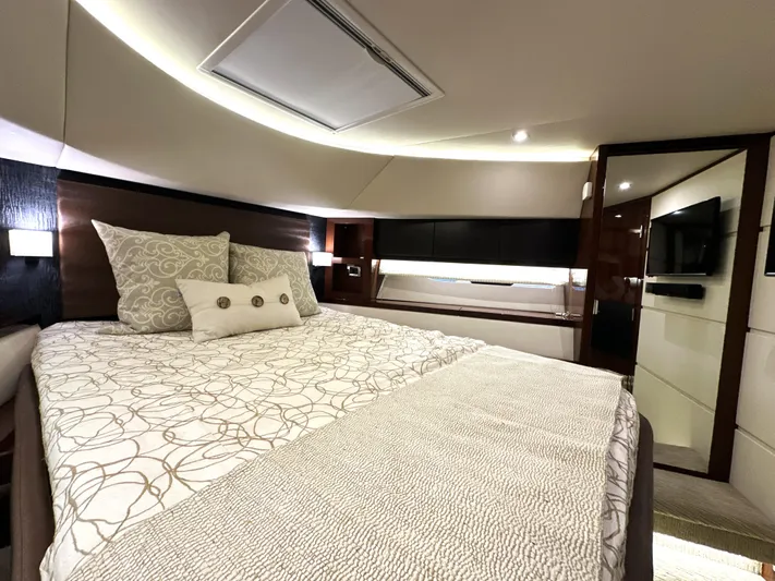  Yacht Photos Pics 2016 Sea Ray L650 Fly