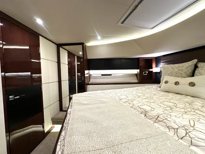  Yacht Photos Pics 2016 Sea Ray L650 Fly