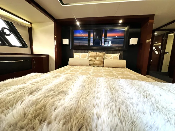  Yacht Photos Pics 2016 Sea Ray L650 Fly