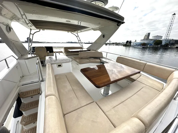  Yacht Photos Pics 2016 Sea Ray L650 Fly