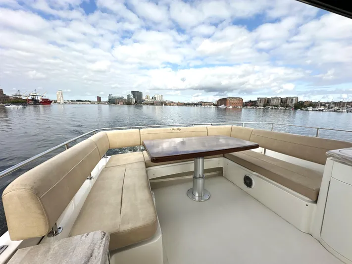  Yacht Photos Pics 2016 Sea Ray L650 Fly