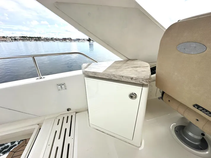  Yacht Photos Pics 2016 Sea Ray L650 Fly