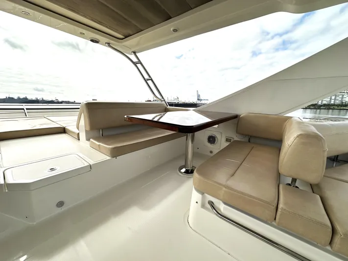  Yacht Photos Pics 2016 Sea Ray L650 Fly