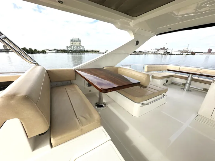  Yacht Photos Pics 2016 Sea Ray L650 Fly