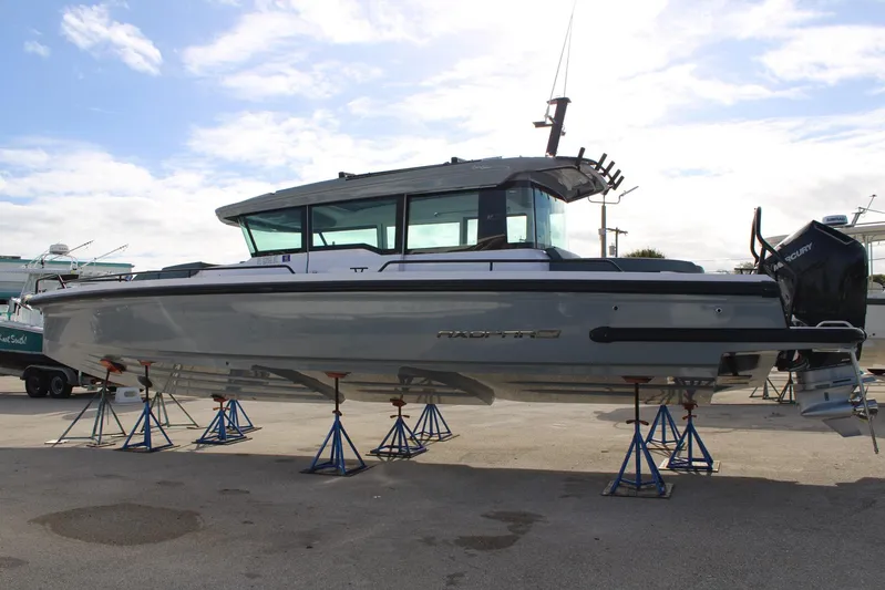  Yacht Photos Pics Axopar 37 - Port Profile