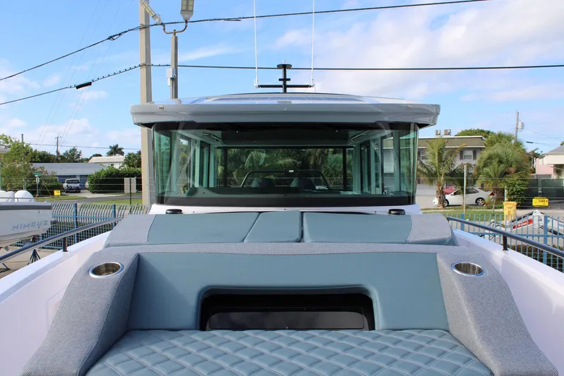  Yacht Photos Pics Axopar 37 - Forward Seating