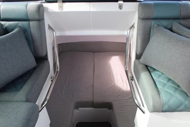  Yacht Photos Pics Axopar 37 - Berth