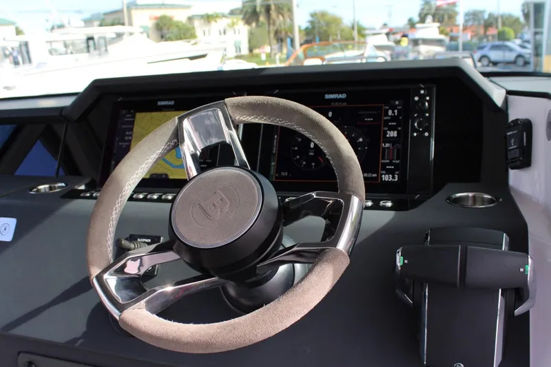  Yacht Photos Pics Axopar 37 - Helm