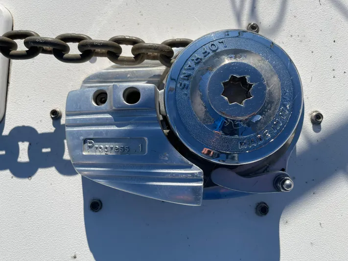  Yacht Photos Pics Windlass on 2000 Sea Ray 380 Sundancer boat deck with chain.