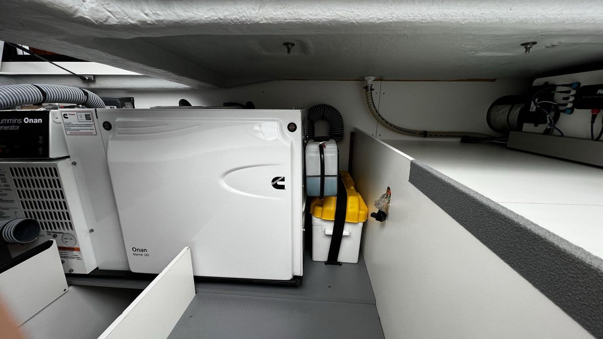 2020 Beneteau 44 