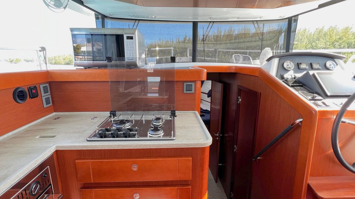 2020 Beneteau 44 