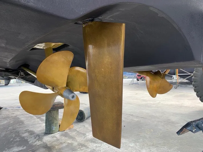 Libertad Yacht Photos Pics 