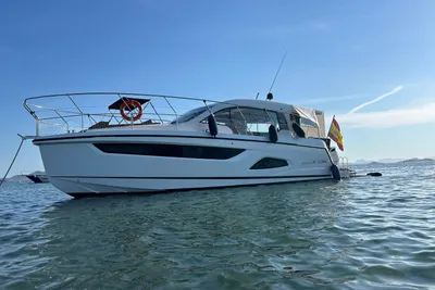 2024 Sealine C390V